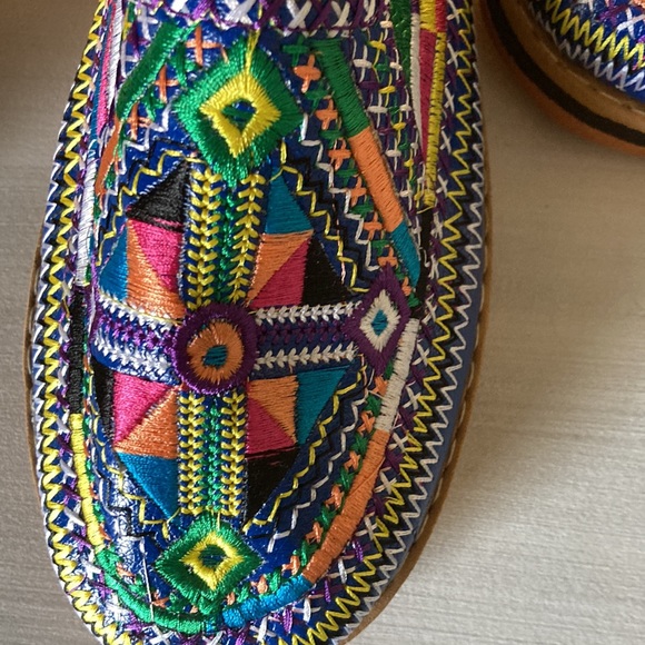 Handmade, hand stitched Moroccan flats - Picture 6 of 7